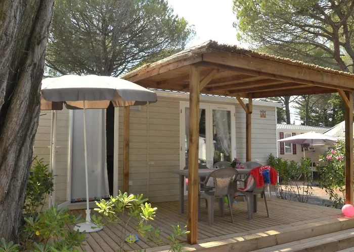 Maiana Camping